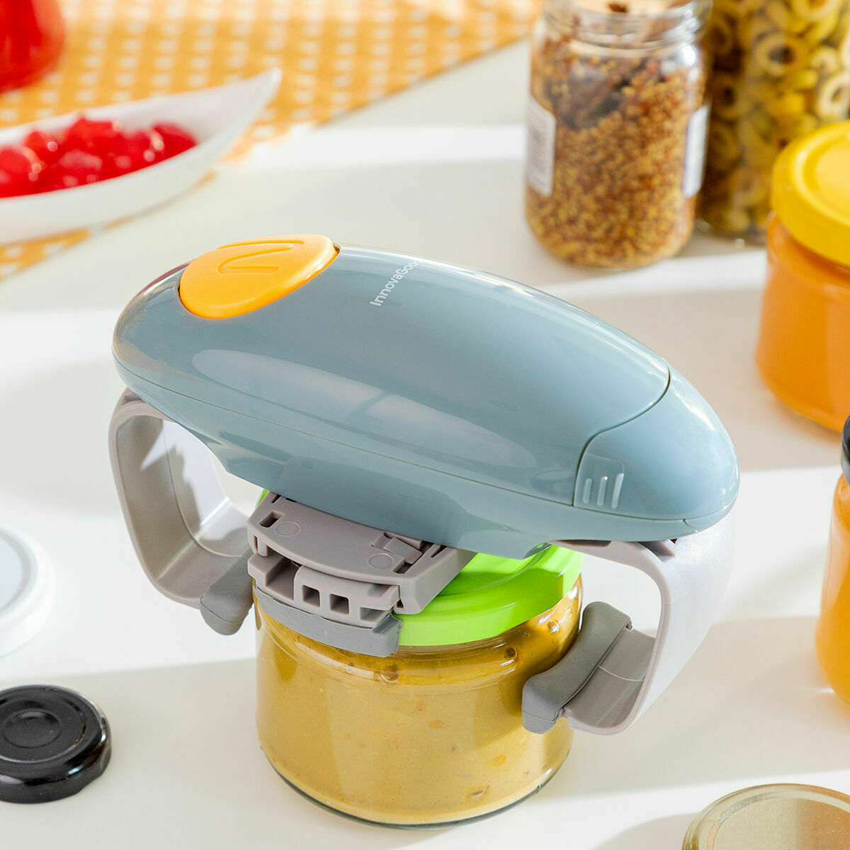 Automatic jar cap opener tool