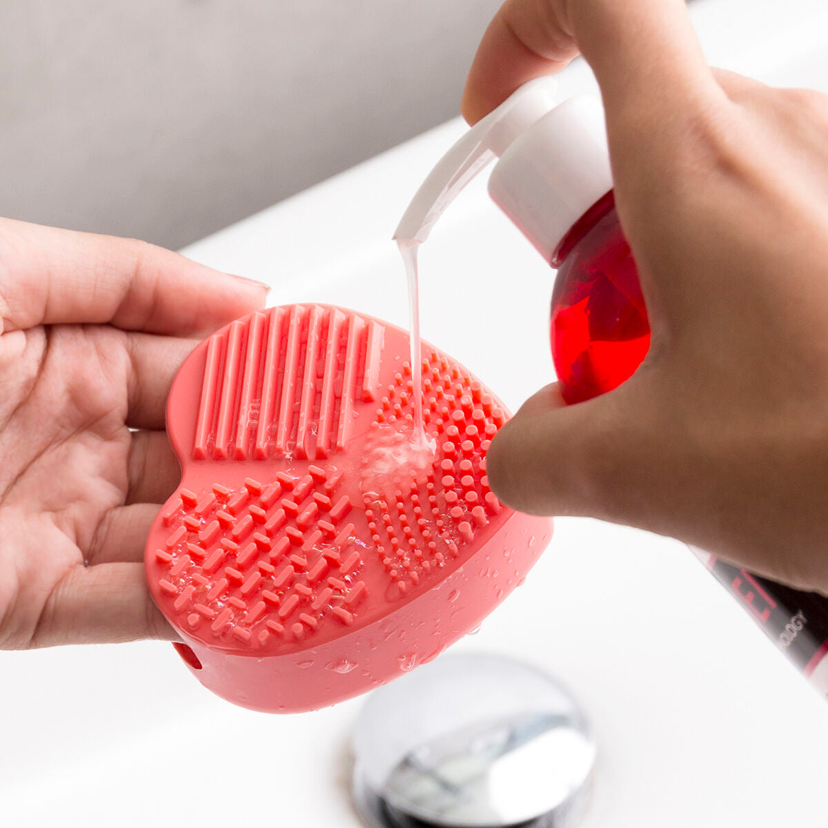 makeup brush cleaning mat